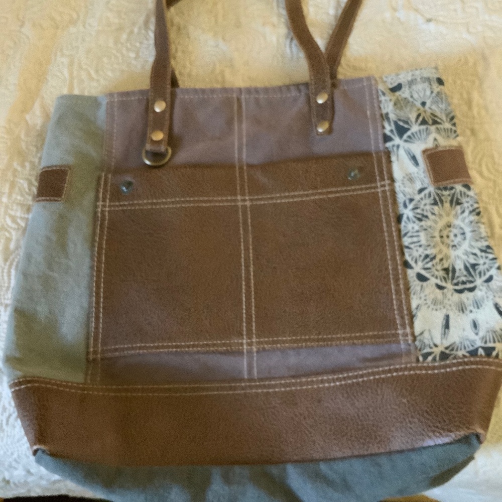Myra Tote